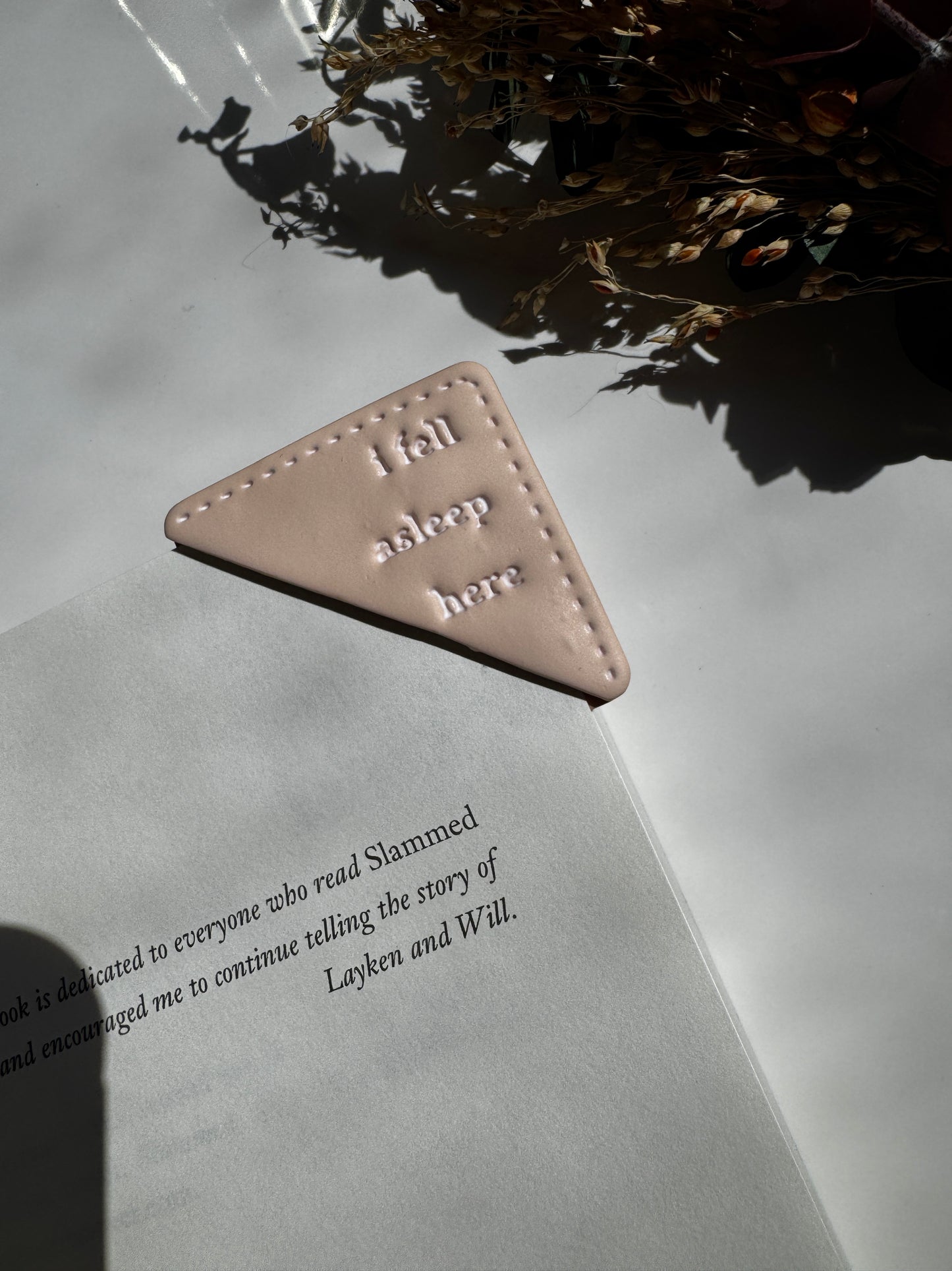 Page hug Bookmark